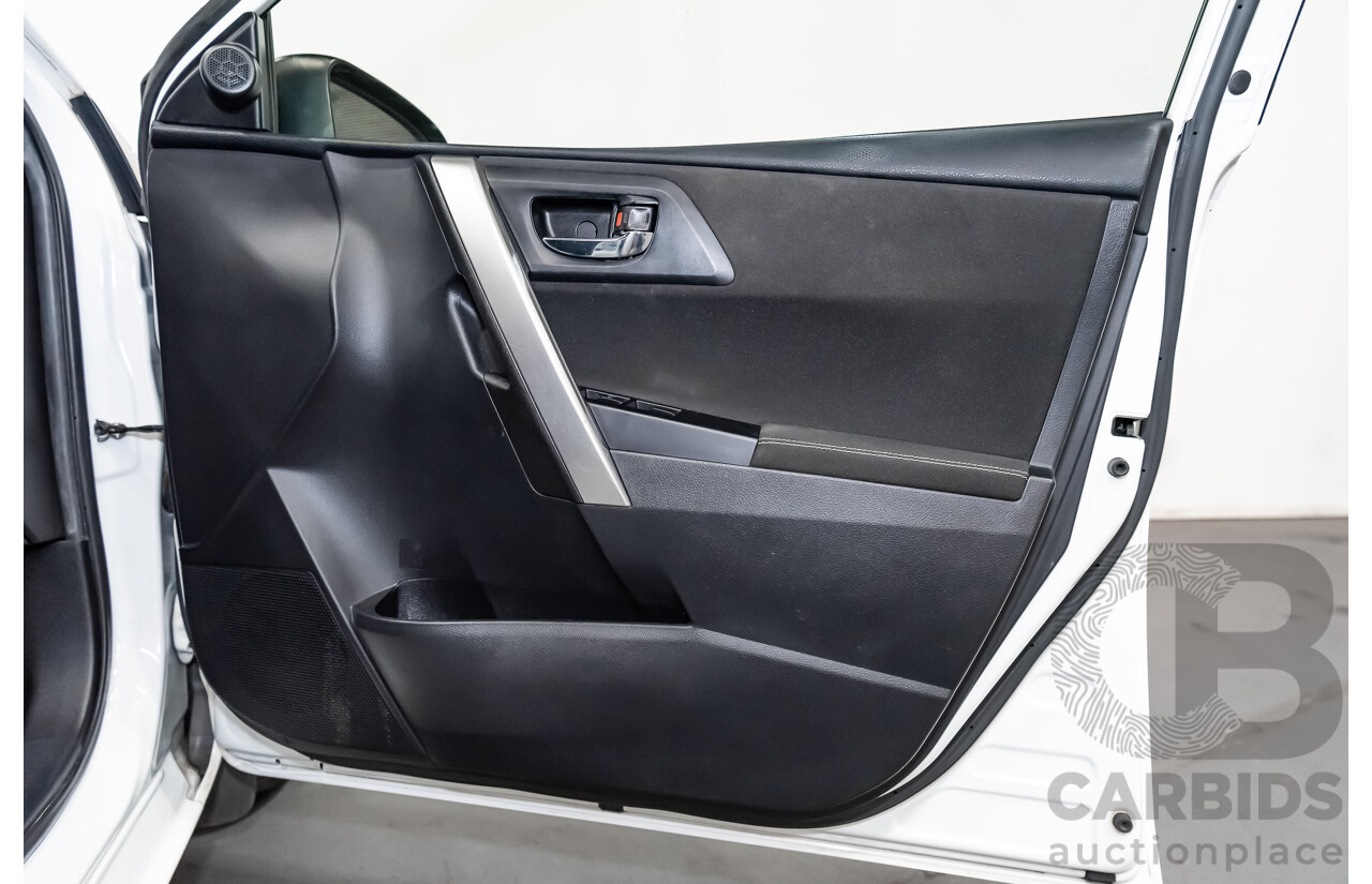 10/2014 Toyota Corolla Ascent Sport ZRE182R 5d Hatchback Glacier White 1.8L