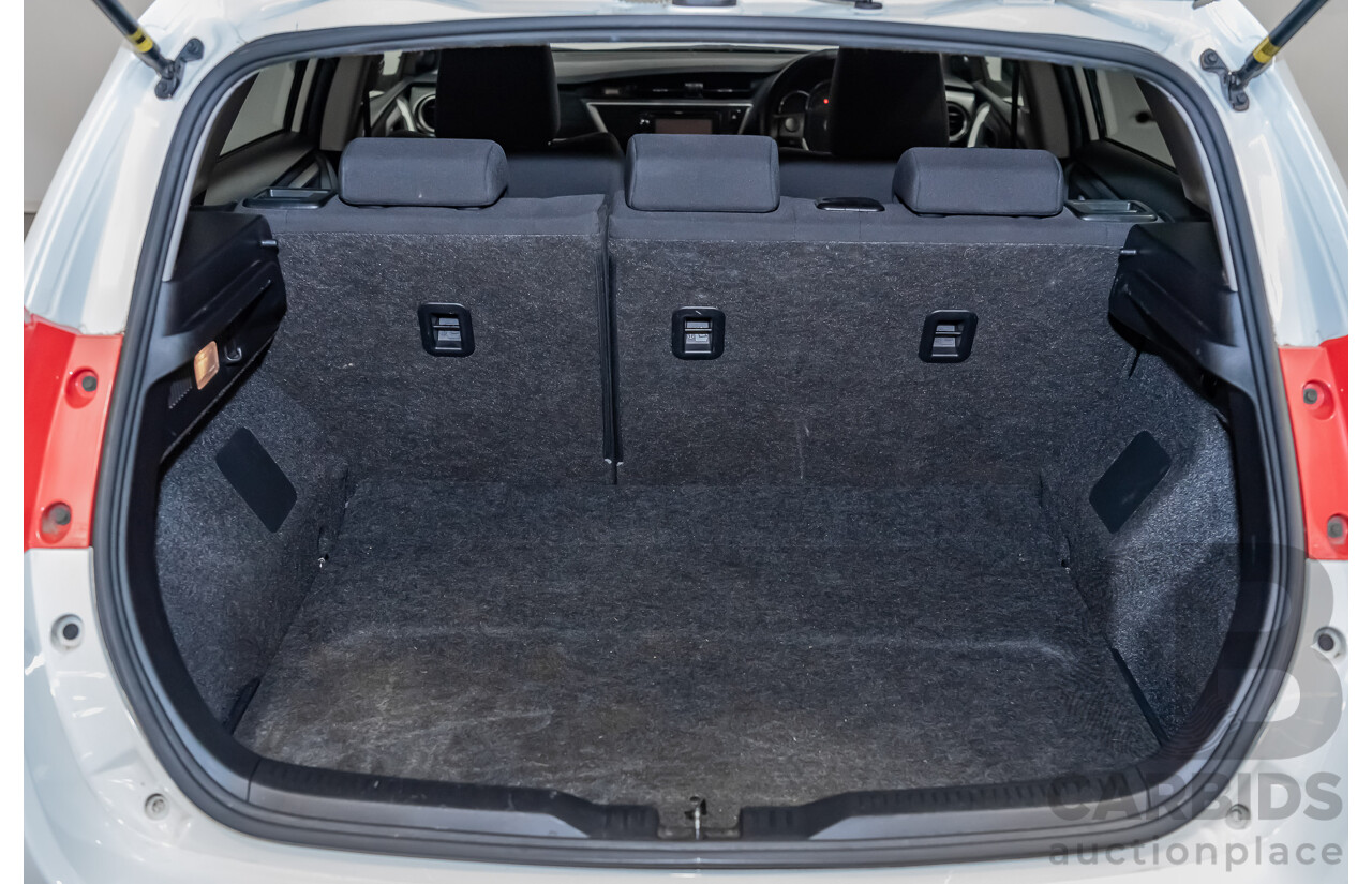 10/2014 Toyota Corolla Ascent Sport ZRE182R 5d Hatchback Glacier White 1.8L