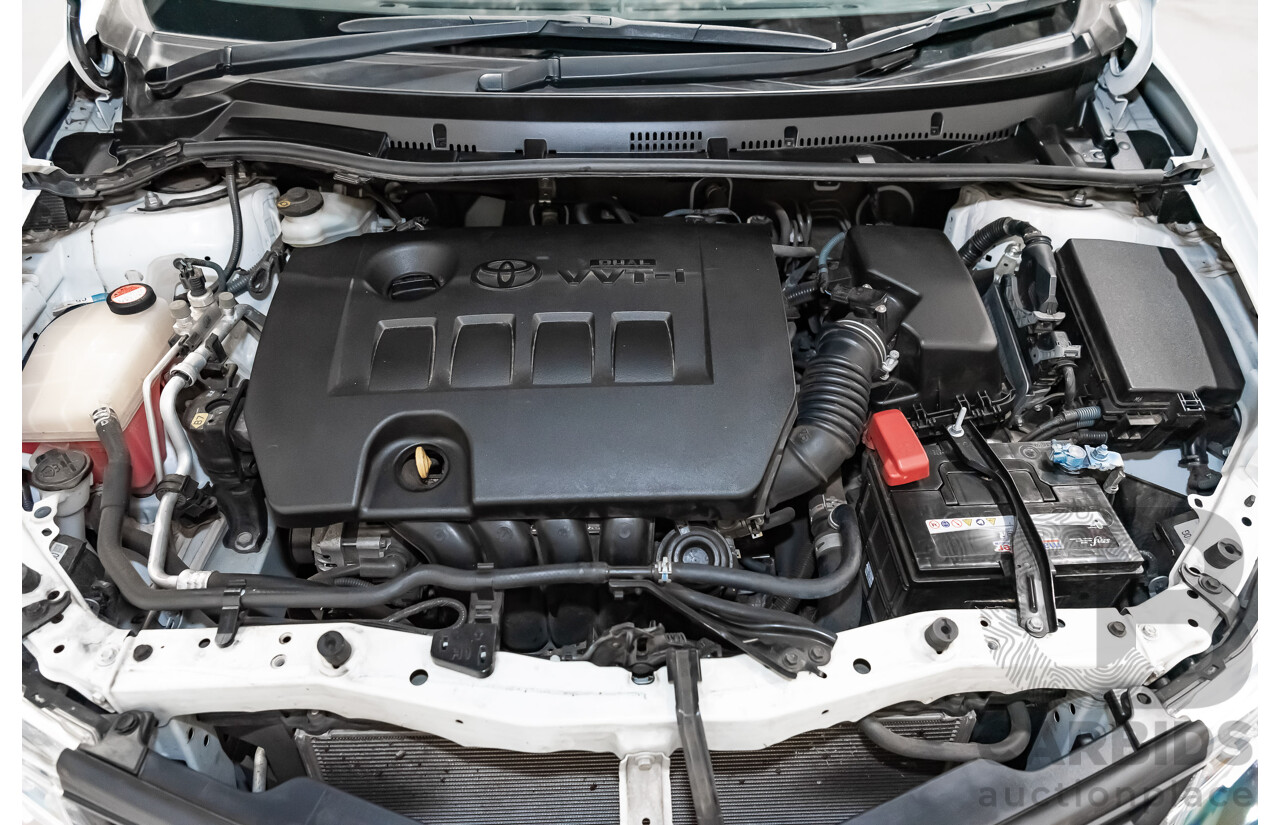 10/2014 Toyota Corolla Ascent Sport ZRE182R 5d Hatchback Glacier White 1.8L