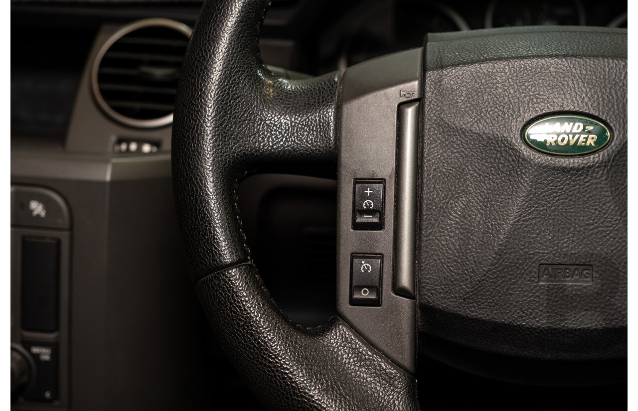 12/2005 Land Rover Discovery 3 TDV6 S (4x4) 4d Wagon White Turbo Diesel 2.7L - 7 Seater