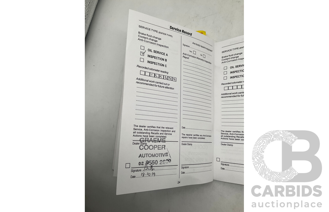 12/2005 Land Rover Discovery 3 TDV6 S (4x4) 4d Wagon White Turbo Diesel 2.7L - 7 Seater