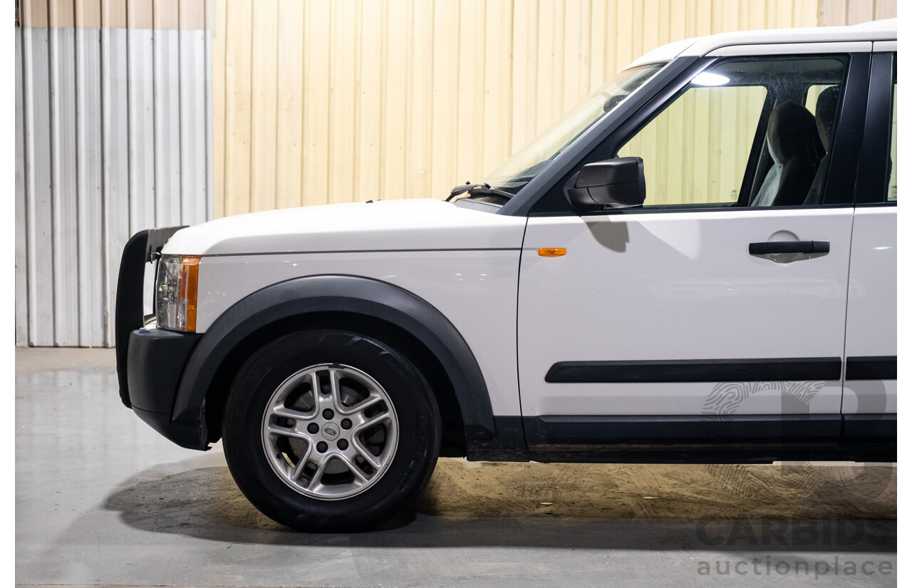12/2005 Land Rover Discovery 3 TDV6 S (4x4) 4d Wagon White Turbo Diesel 2.7L - 7 Seater