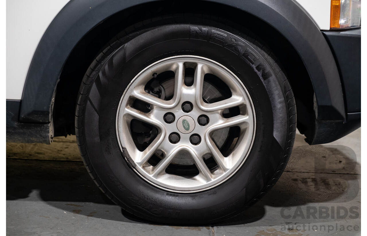 12/2005 Land Rover Discovery 3 TDV6 S (4x4) 4d Wagon White Turbo Diesel 2.7L - 7 Seater