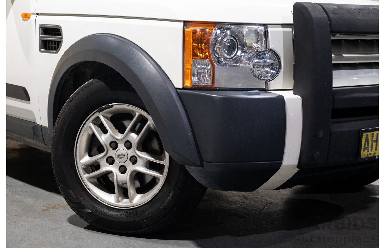 12/2005 Land Rover Discovery 3 TDV6 S (4x4) 4d Wagon White Turbo Diesel 2.7L - 7 Seater