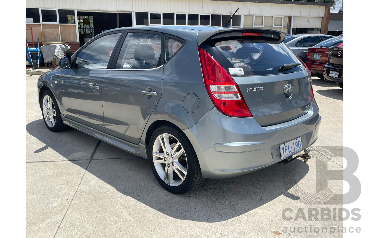 3/2010 Hyundai i30 SR FD MY10 5d Hatchback Silver 2.0L