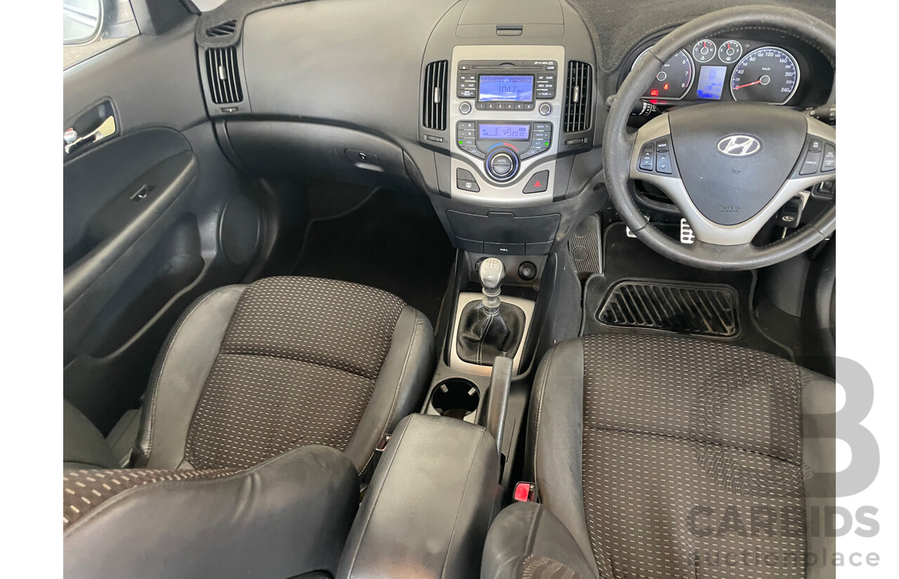 3/2010 Hyundai i30 SR FD MY10 5d Hatchback Silver 2.0L