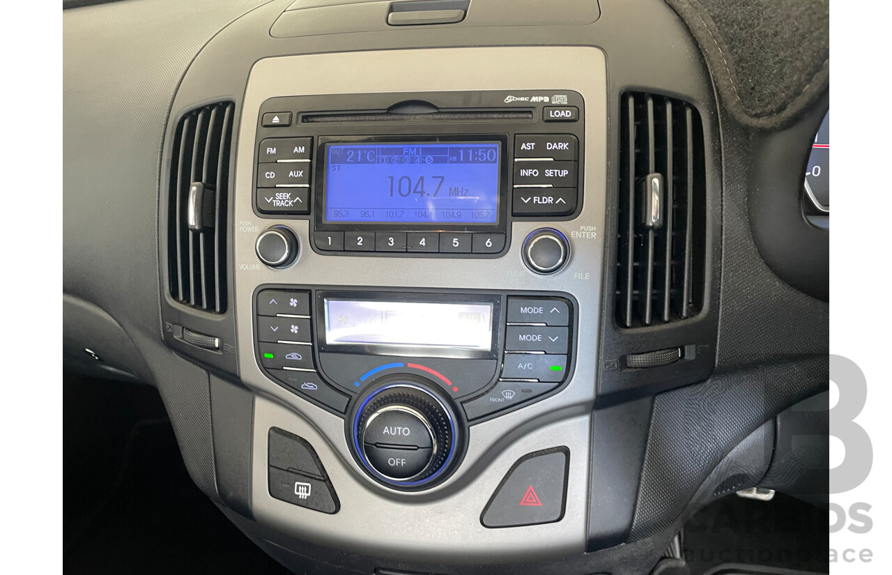 3/2010 Hyundai i30 SR FD MY10 5d Hatchback Silver 2.0L