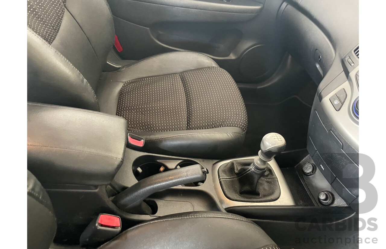 3/2010 Hyundai i30 SR FD MY10 5d Hatchback Silver 2.0L