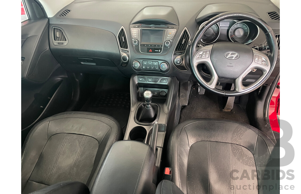 8/2015 Hyundai Ix35 SE (fwd) LM SERIES II 4d Wagon Red 2.0L