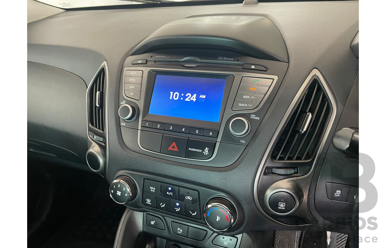 8/2015 Hyundai Ix35 SE (fwd) LM SERIES II 4d Wagon Red 2.0L