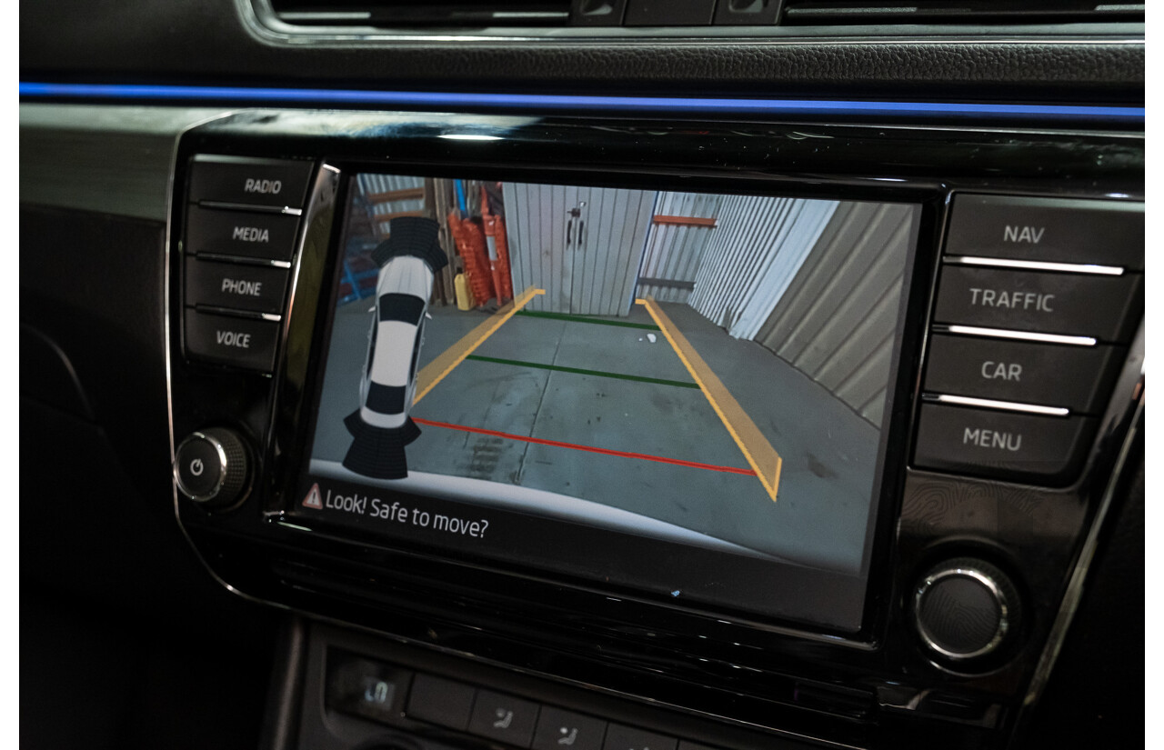 2/2016 Skoda Superb 140TDI NP MY16 4d Sedan White Turbo Diesel 2.0L