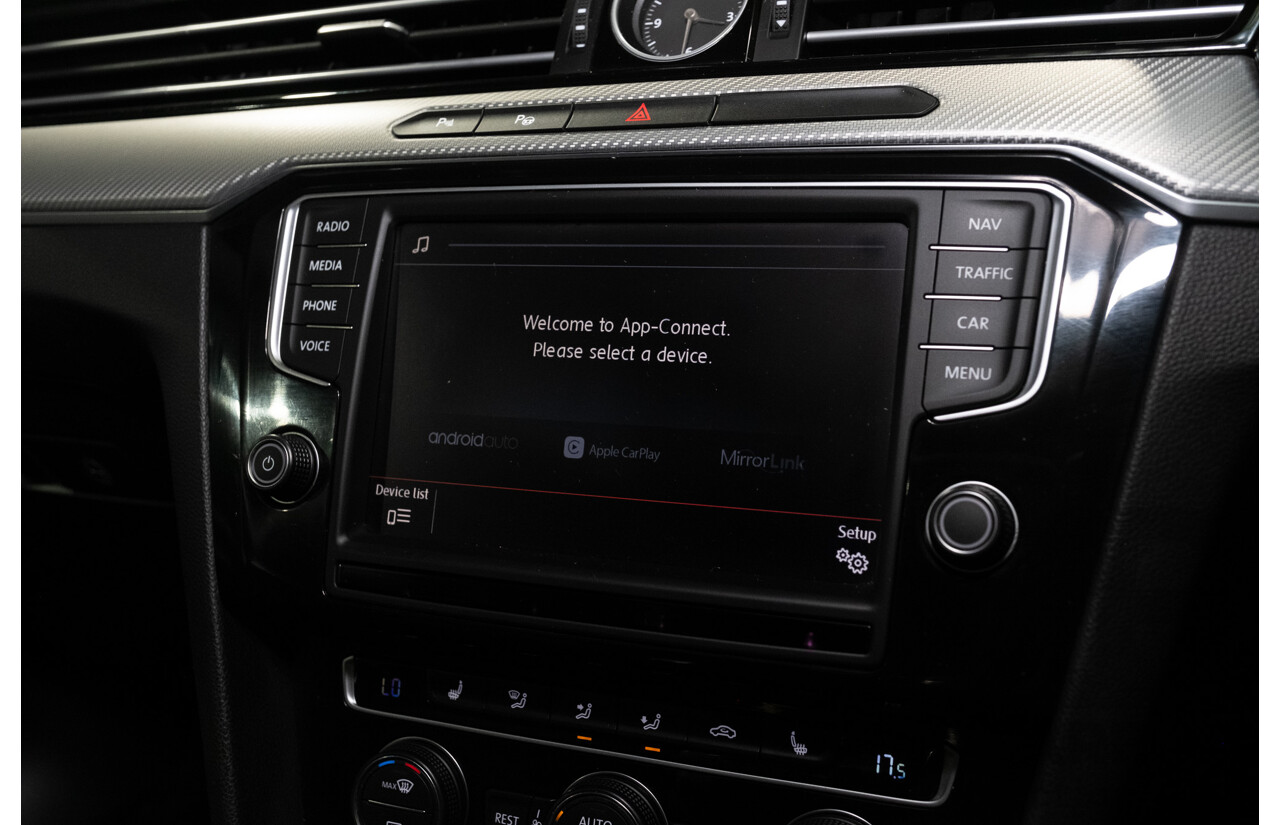 08/2016 Volkswagen Passat 140TDI Highline 3C B8 R-Line Package 4d Sedan White Turbo Diesel 2.0L