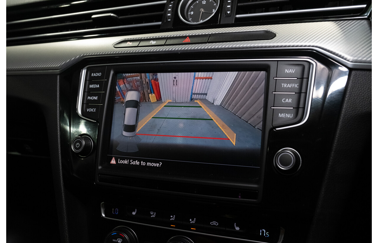 08/2016 Volkswagen Passat 140TDI Highline 3C B8 R-Line Package 4d Sedan White Turbo Diesel 2.0L