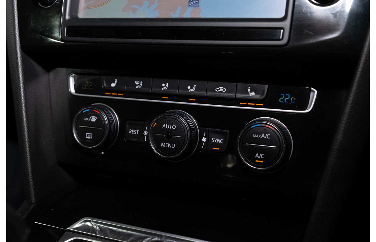 08/2016 Volkswagen Passat 140TDI Highline 3C B8 R-Line Package 4d Sedan White Turbo Diesel 2.0L