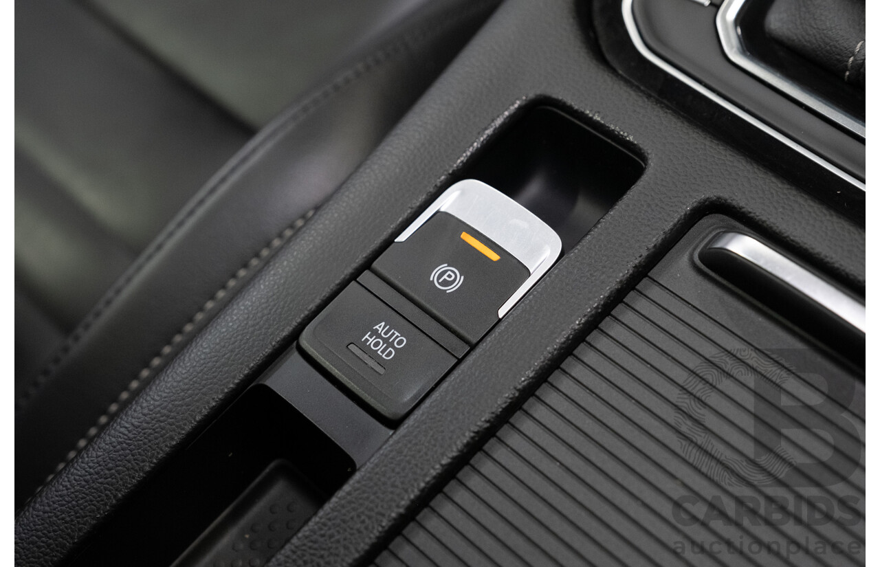 08/2016 Volkswagen Passat 140TDI Highline 3C B8 R-Line Package 4d Sedan White Turbo Diesel 2.0L