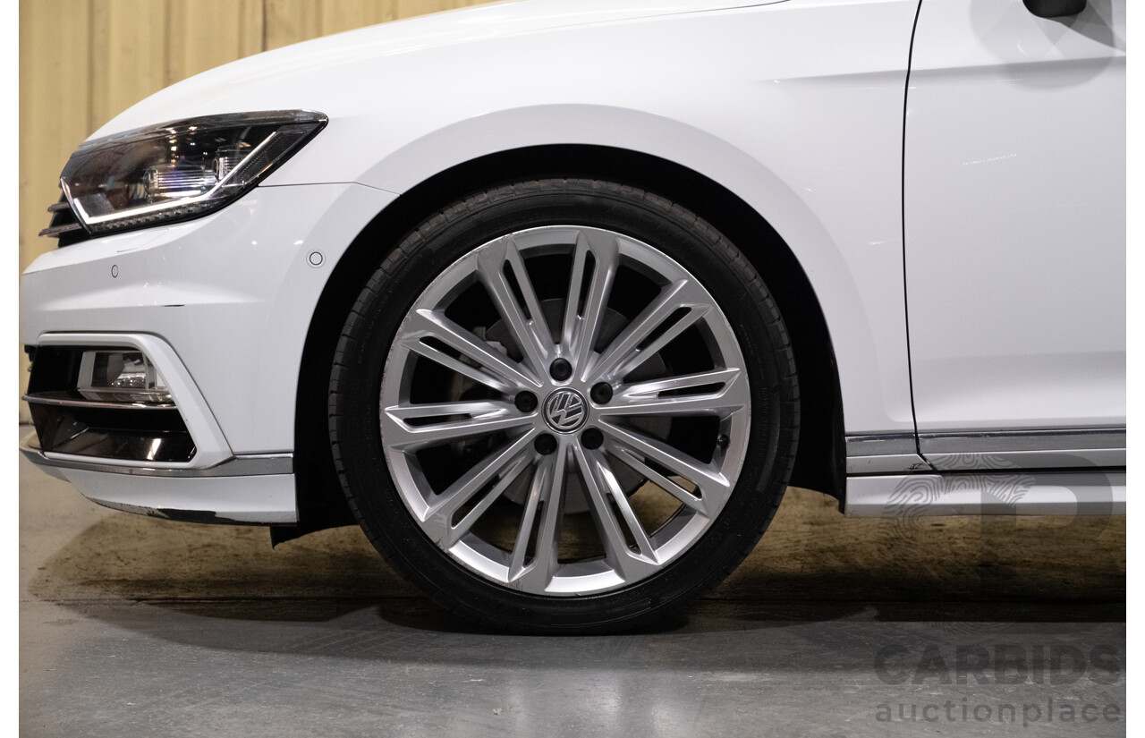 08/2016 Volkswagen Passat 140TDI Highline 3C B8 R-Line Package 4d Sedan White Turbo Diesel 2.0L