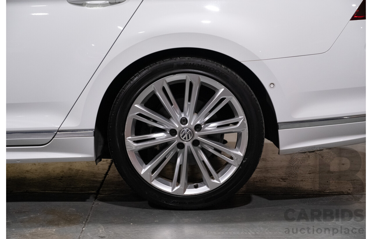 08/2016 Volkswagen Passat 140TDI Highline 3C B8 R-Line Package 4d Sedan White Turbo Diesel 2.0L