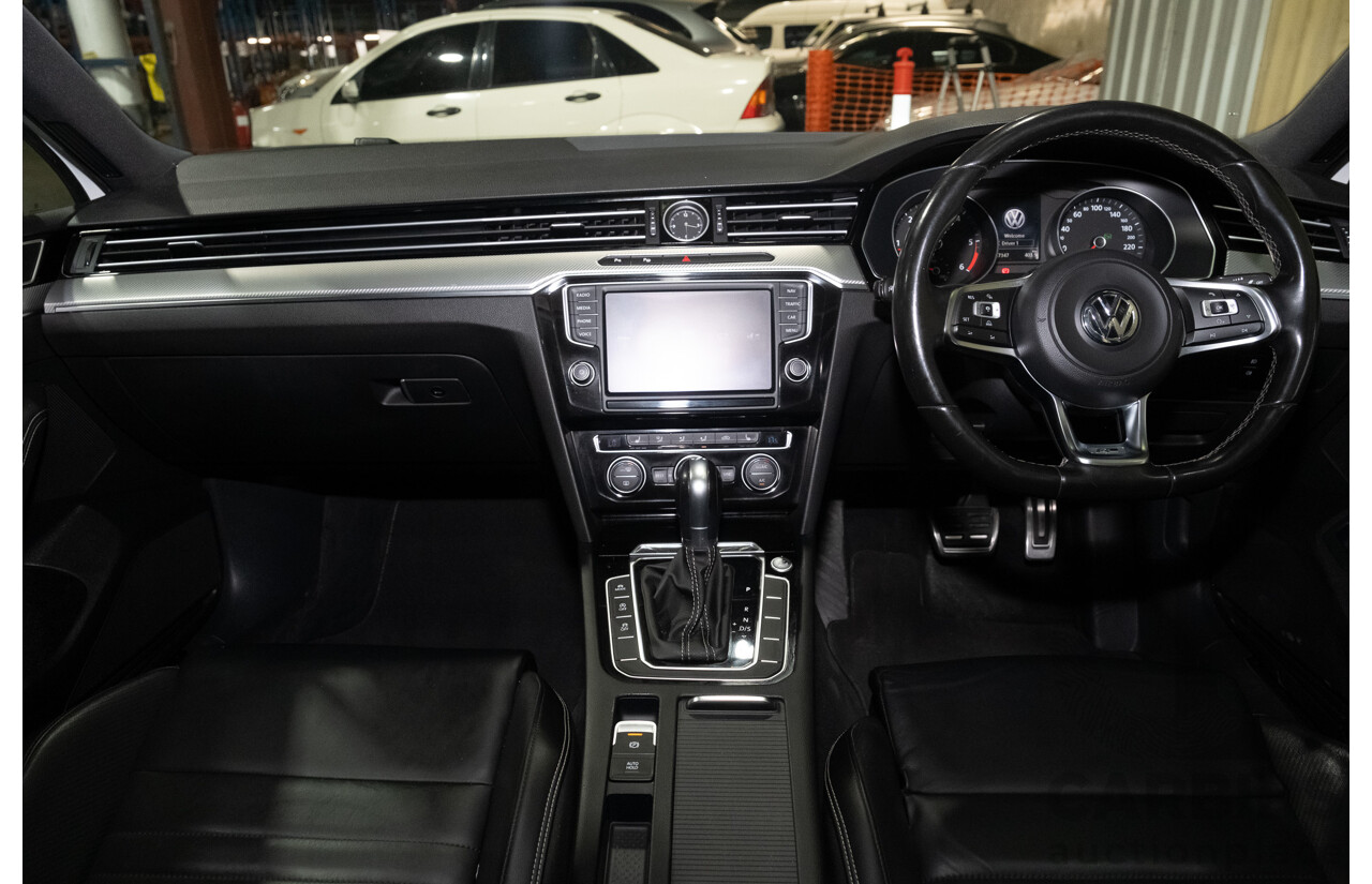 08/2016 Volkswagen Passat 140TDI Highline 3C B8 R-Line Package 4d Sedan White Turbo Diesel 2.0L