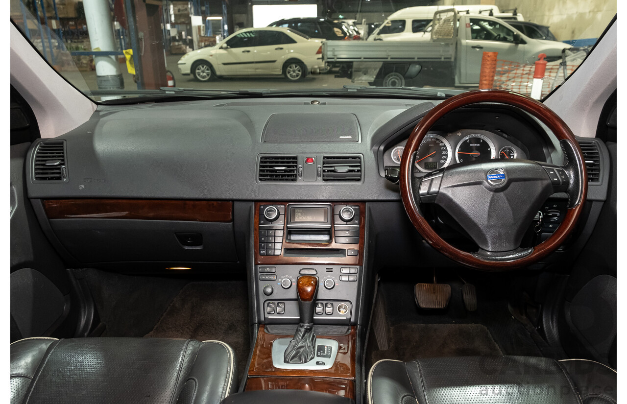 2/2010 Volvo XC90 D5 (AWD) MY11 4d Wagon Black Turbo Diesel 2.4L - 7 Seater