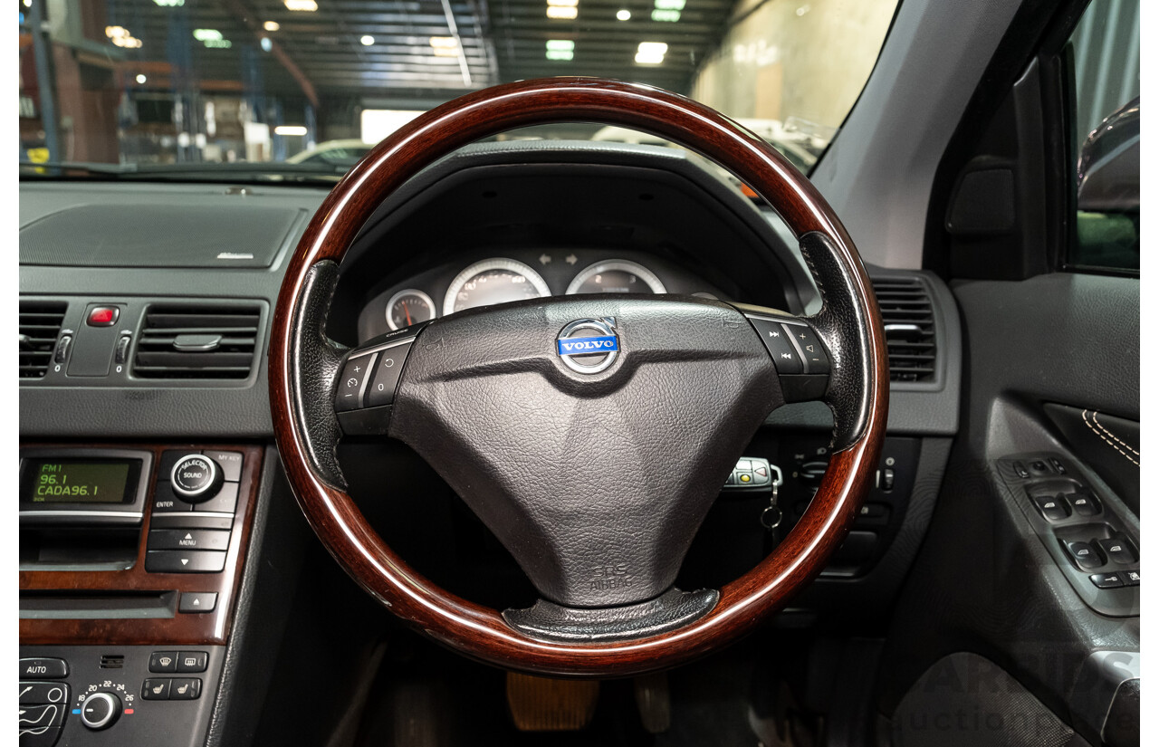 2/2010 Volvo XC90 D5 (AWD) MY11 4d Wagon Black Turbo Diesel 2.4L - 7 Seater