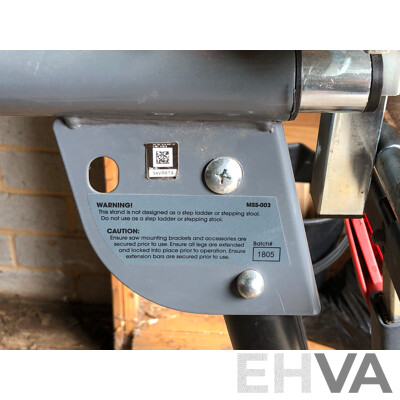 Hitachi C12FSA Drop Saw on a MSS-003 Ozito Mitre Saw Stand with Additional Roller Support Stands