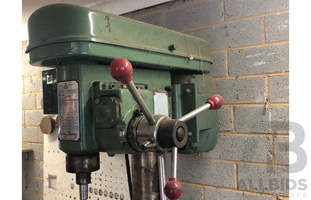 Vintage KRDG-340 Liong Sheng Drill Press Made in Taiwan with Assorted Drill Bits and Miscellaneous Parts
