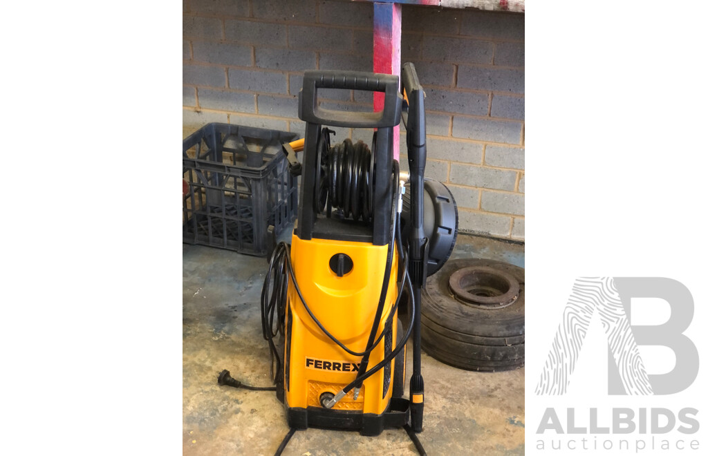 Ferrex High Pressure Hose with Scrubbing Attachment