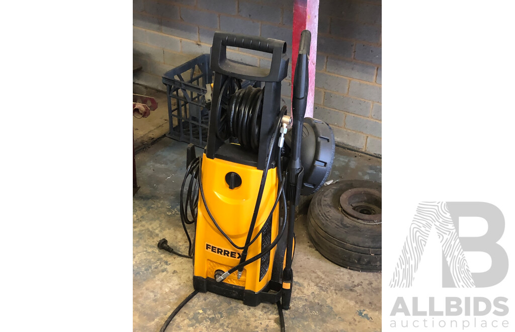Ferrex High Pressure Hose with Scrubbing Attachment