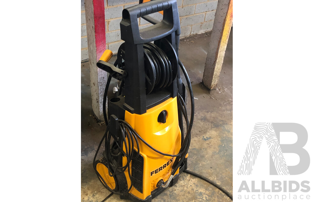 Ferrex High Pressure Hose with Scrubbing Attachment