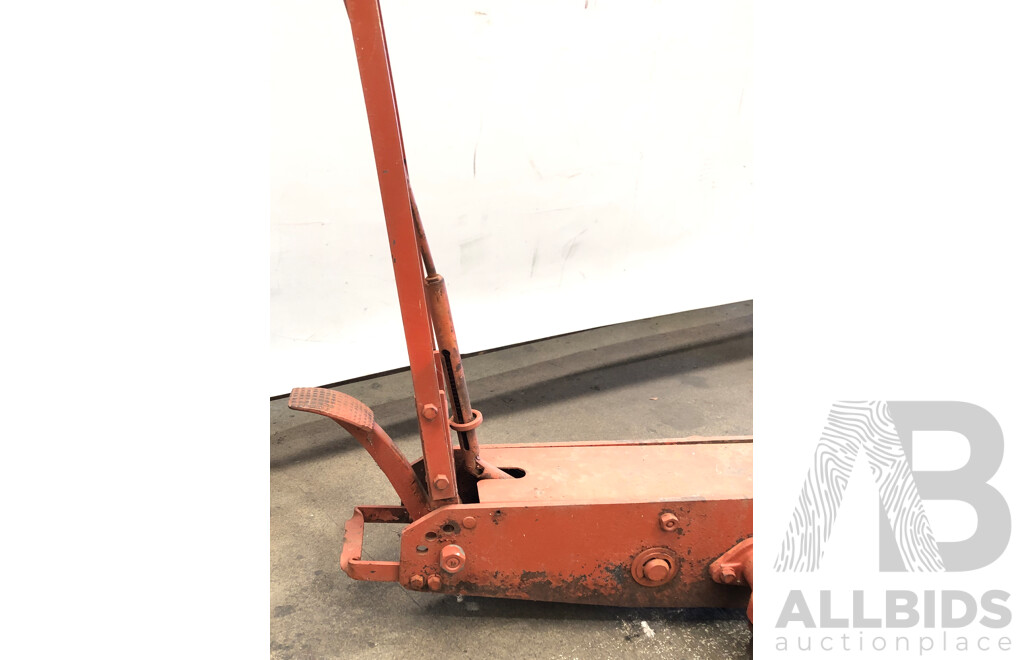 Large Vintage Carjack