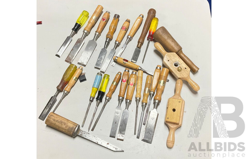 Collection of Wood Working Chisels, - Lot 1544541 | ALLBIDS