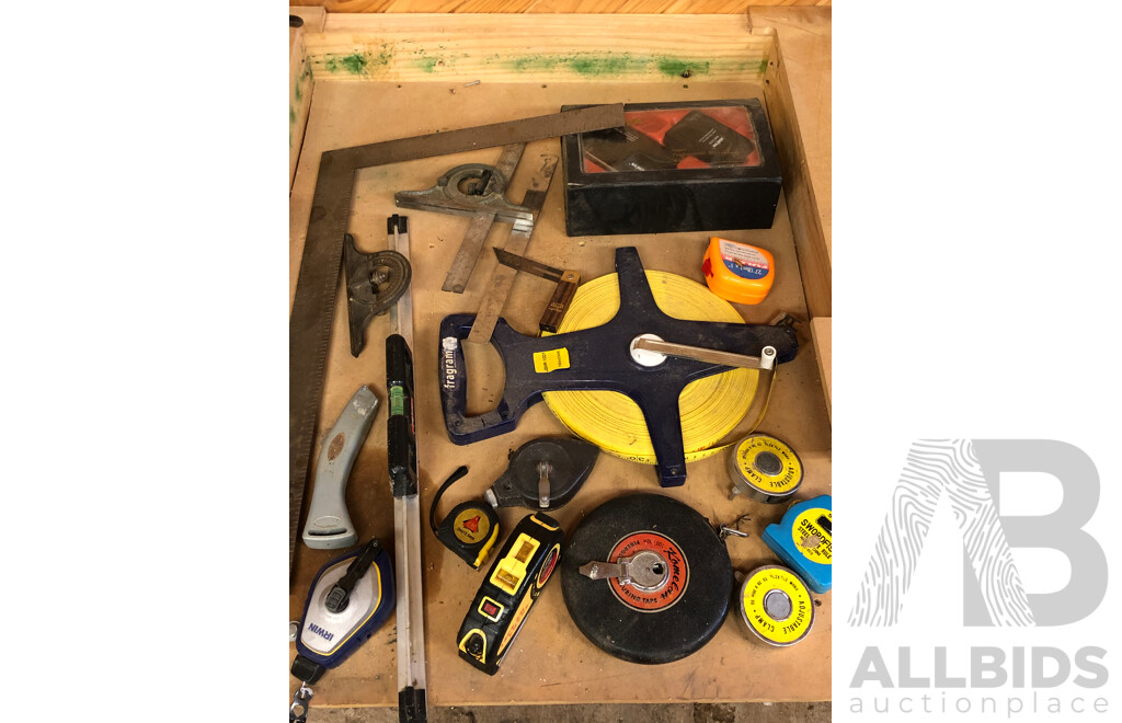 Large Collection of Measuring Devices and WM-2000 Shiya Super Professional Microphone