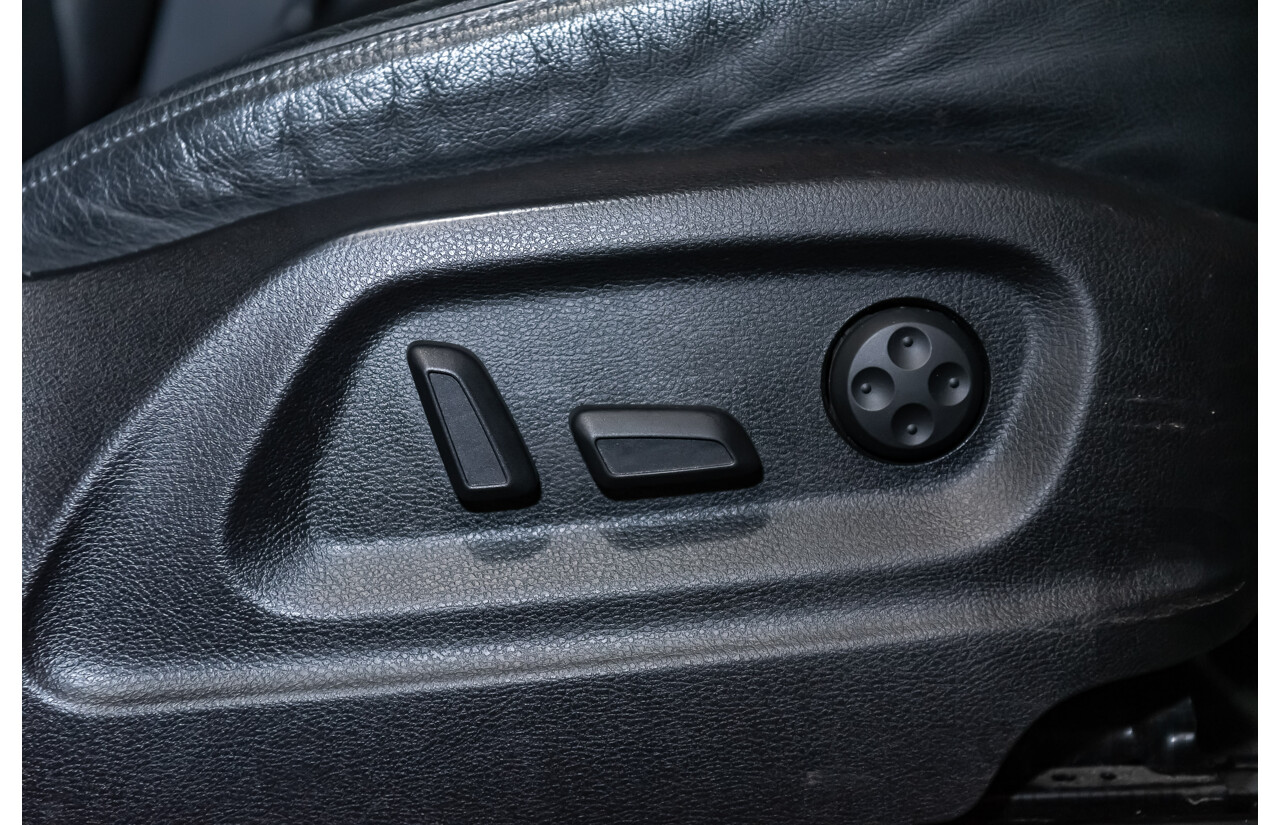 5/2010 Audi Q5 2.0 TDI Quattro (AWD) 8R MY10 4d Wagon Metallic Black Turbo Diesel 2.0L