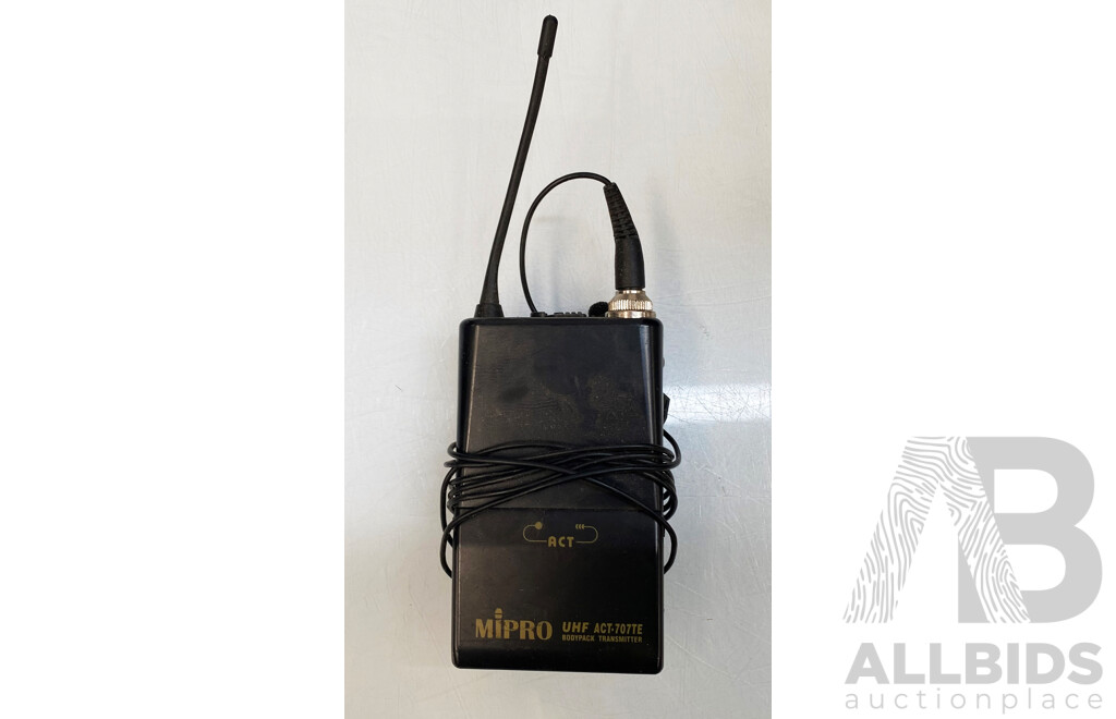 Mipro (MA-808) Powered Portable PA System