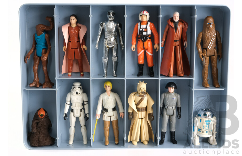 Rare Star Wars Mini Action Figures Collectors Case with Twenty Four Figurines, Copyright 1977, 1978, 1980 L.F.L and G.M.F.G.I with Thirteen Weapons