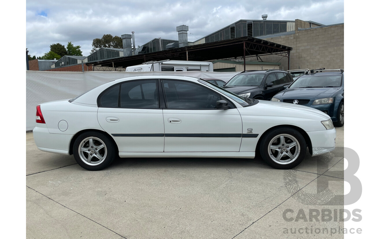 9/2004 Holden Commodore Executive VZ 4d Sedan White 3.6L