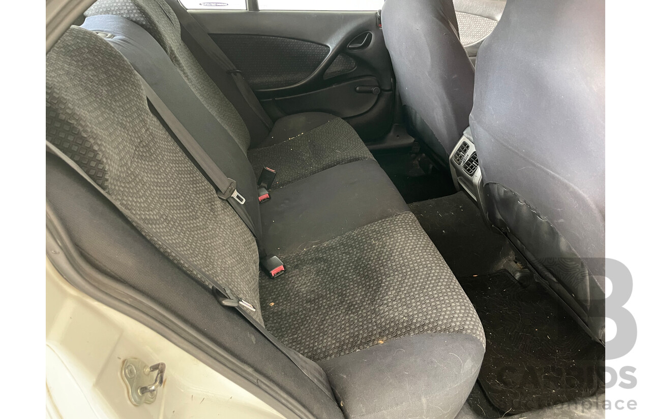 9/2004 Holden Commodore Executive VZ 4d Sedan White 3.6L