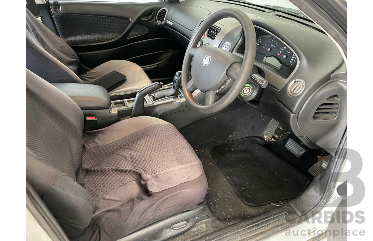 9/2004 Holden Commodore Executive VZ 4d Sedan White 3.6L
