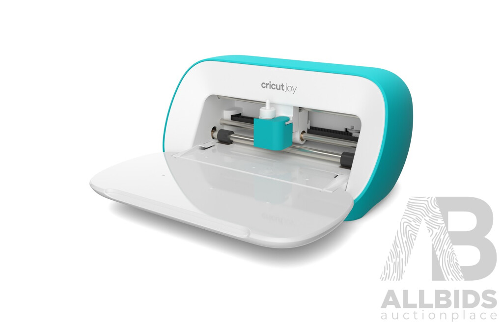 CRICUT JOY Compact Smart Cutting Machine Starter Pack - ORP $299.00