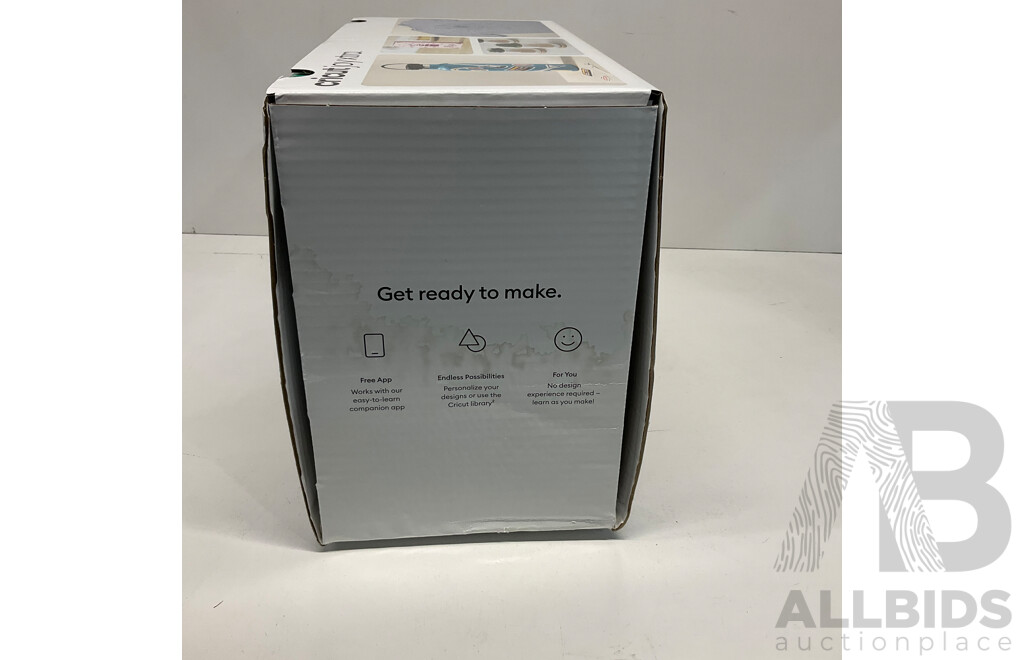 CRICUT Joy Xtra Starter Bundle - ORP $424.00