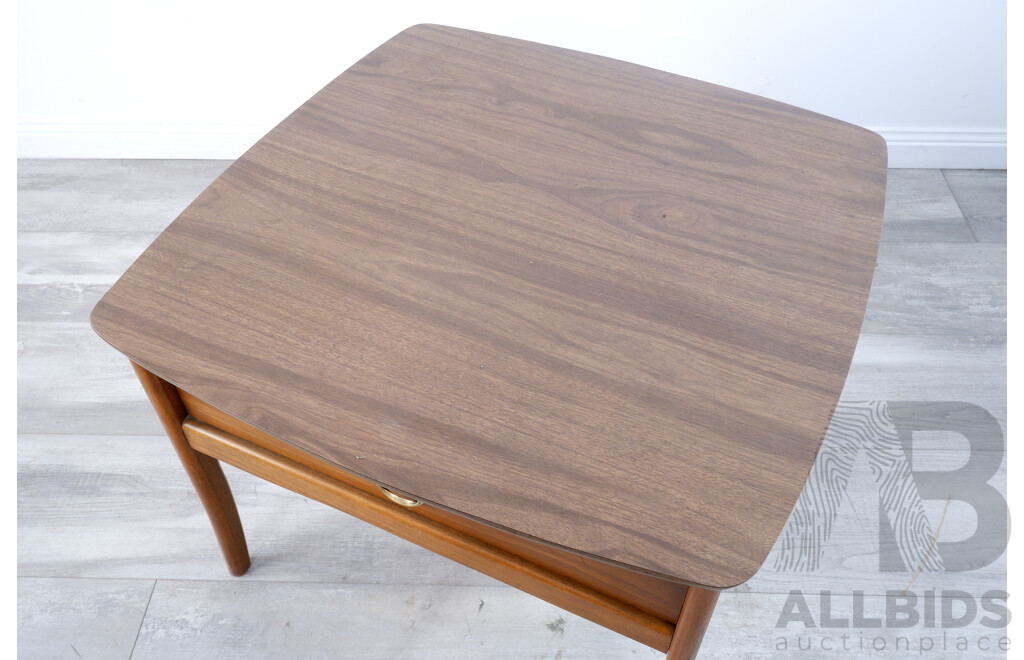 Mid Century Kroehler End Table with Single Drawer
