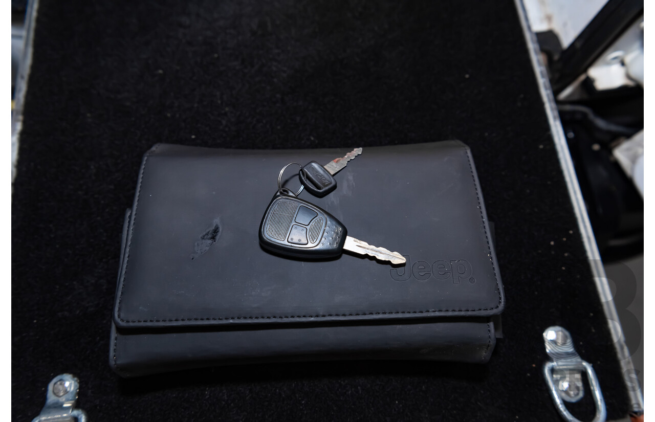 3/2011 Jeep Wrangler Unlimited Rubicon (4x4) JK MY11 4d Softtop White 3.8L - Modified