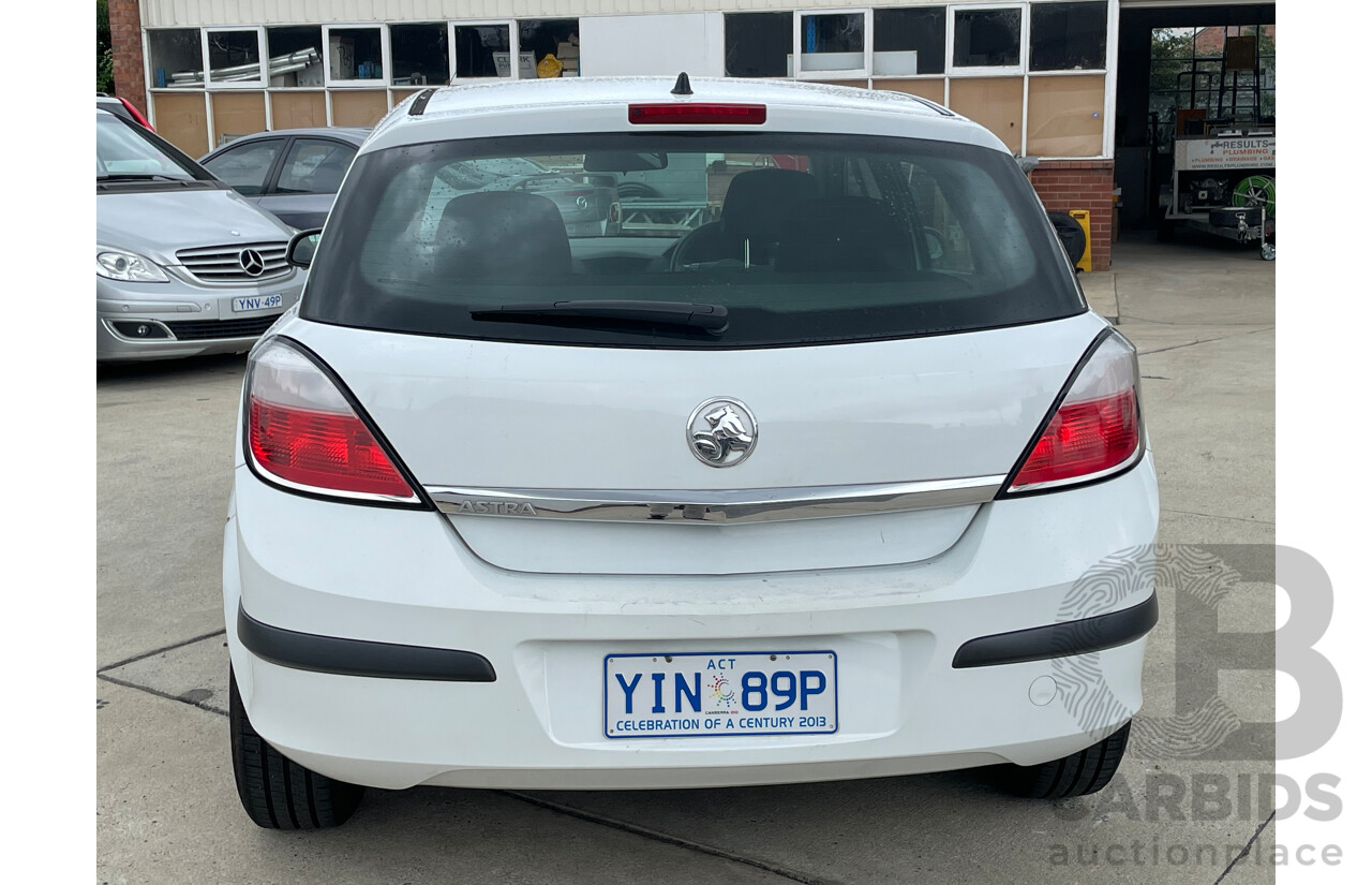 8/2006 Holden Astra CD AH MY06 5d Hatchback White 1.8L