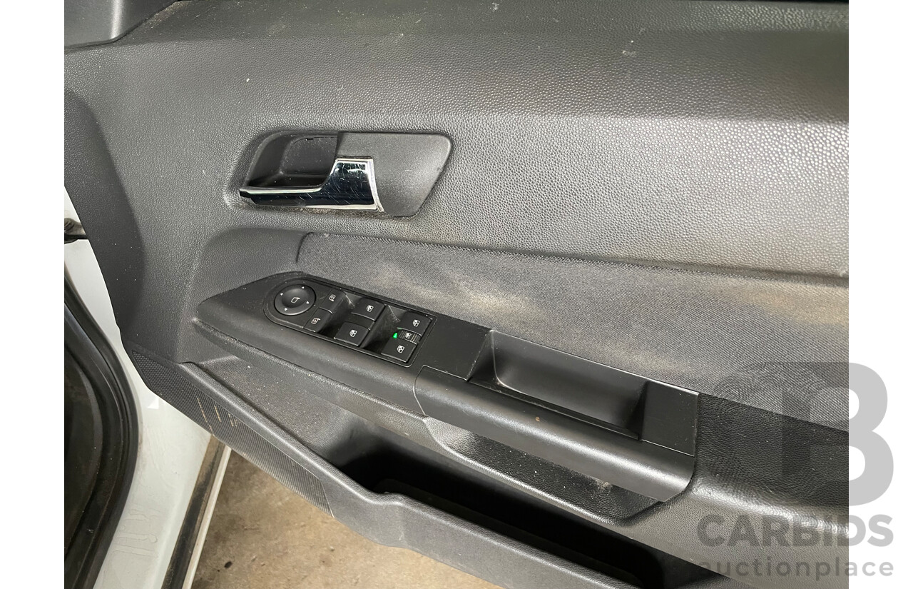 8/2006 Holden Astra CD AH MY06 5d Hatchback White 1.8L