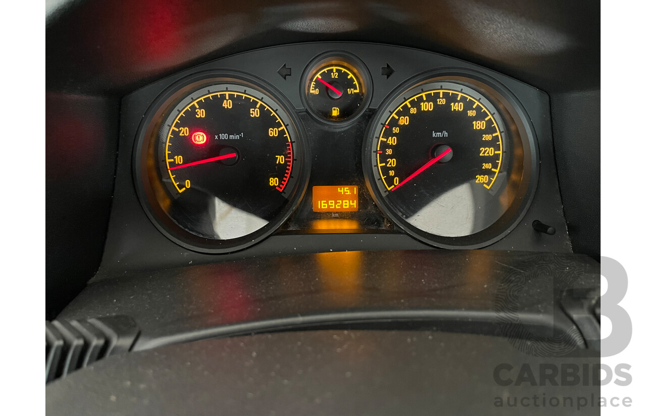 8/2006 Holden Astra CD AH MY06 5d Hatchback White 1.8L