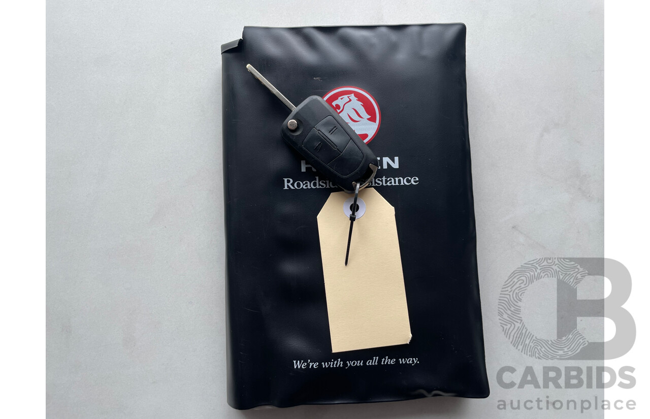 8/2006 Holden Astra CD AH MY06 5d Hatchback White 1.8L