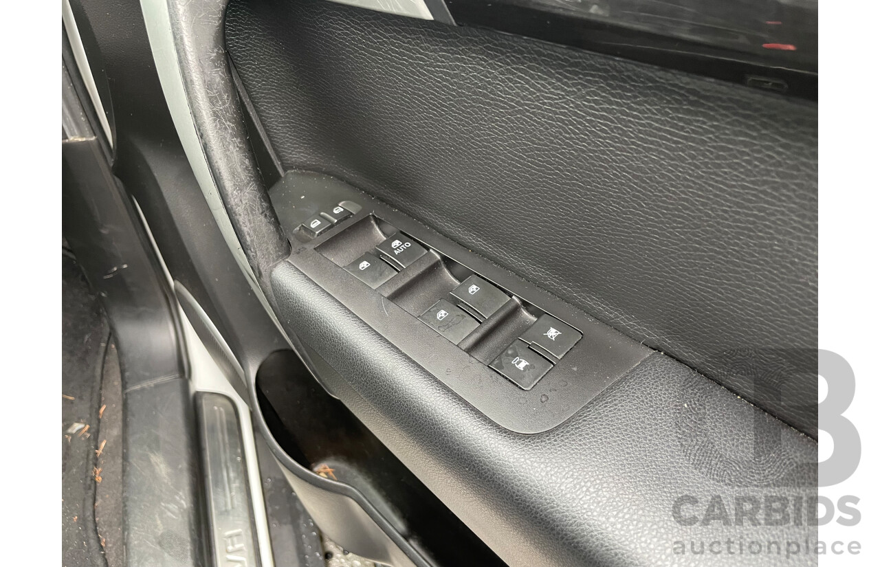 10/2011 Holden Captiva 7 LX (4x4) CG SERIES II 4d Wagon White 3.0L