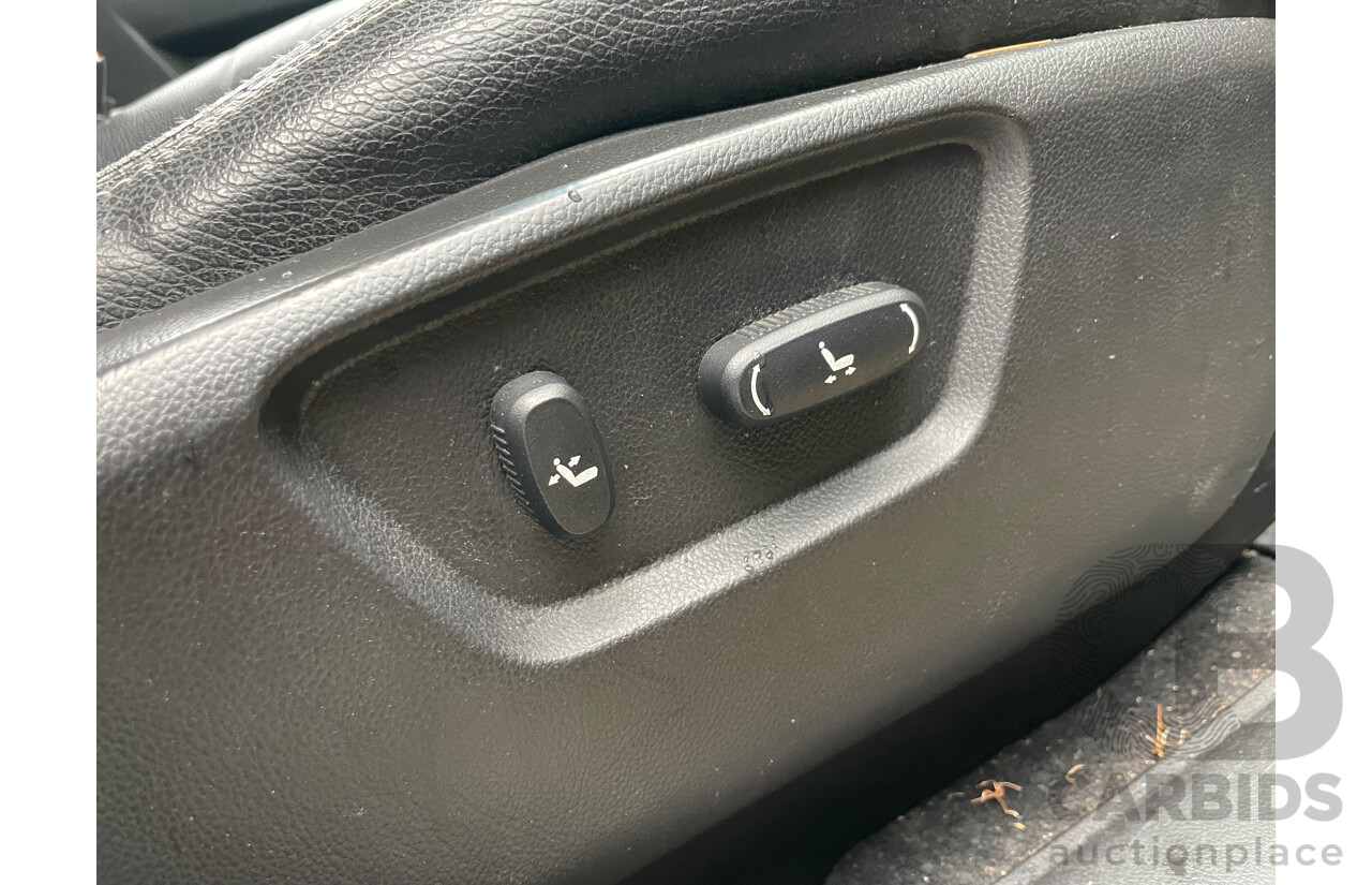 10/2011 Holden Captiva 7 LX (4x4) CG SERIES II 4d Wagon White 3.0L