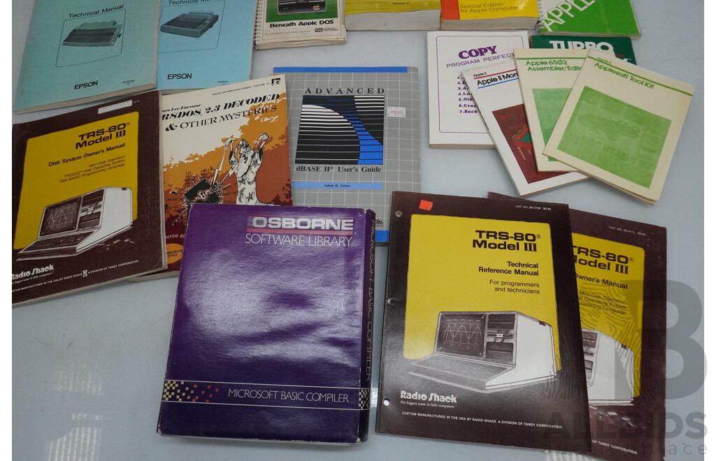 Assorted Lot of Vintage Computer Reference Books & Manuals