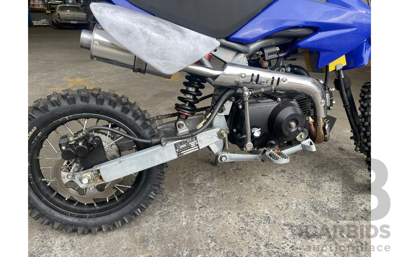 Atomik Thumpster Moto X 50CC Motor Bike